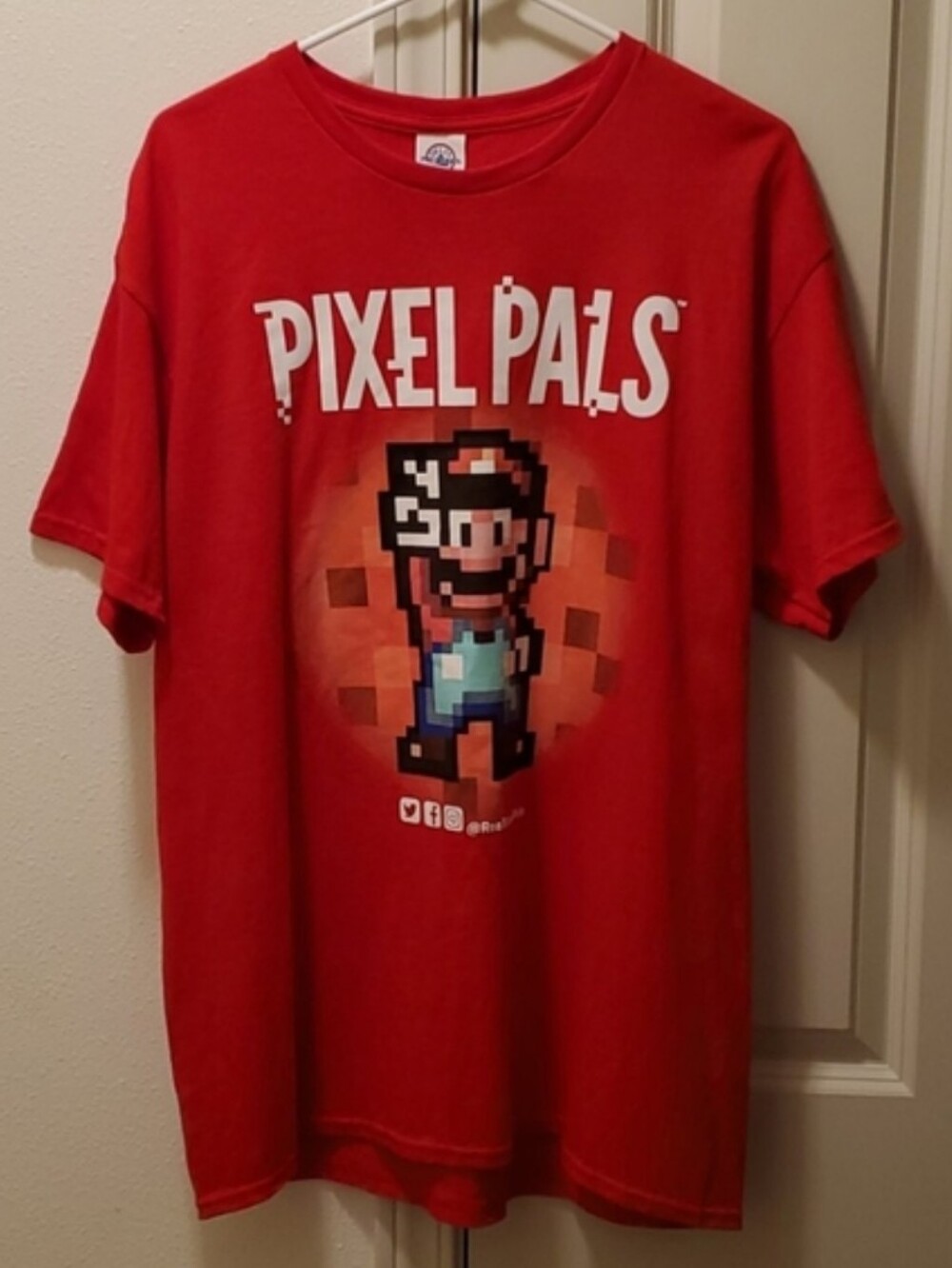Pixel Pals Super Mario Men’s XL Graphic T-Shirt Red Nintendo Gaming Tee